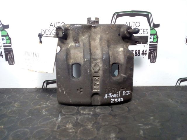 Suporte do freio dianteiro esquerdo 410118H30A NISSAN