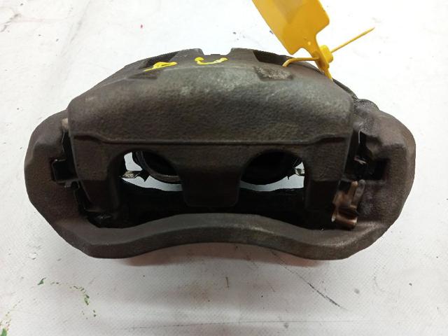 Suporte do freio dianteiro esquerdo 41011EG50A NISSAN