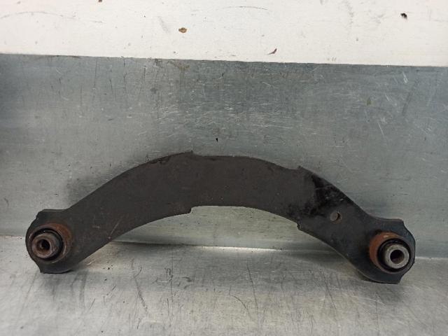 Braço oscilante superior esquerdo/direito de suspensão traseira 4110A085 MITSUBISHI