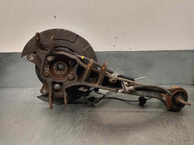 Braço oscilante (tração) longitudinal inferior direito de suspensão traseira 4125A034 MITSUBISHI