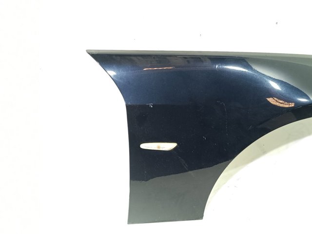 Pára-lama dianteiro direito 41357135680 BMW