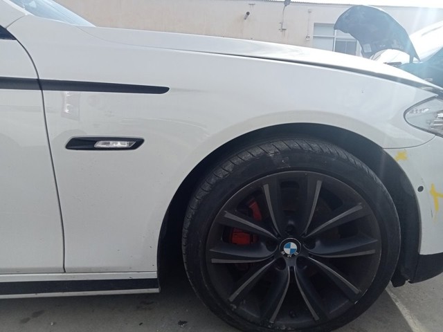 Pára-lama dianteiro direito 41357248660 BMW