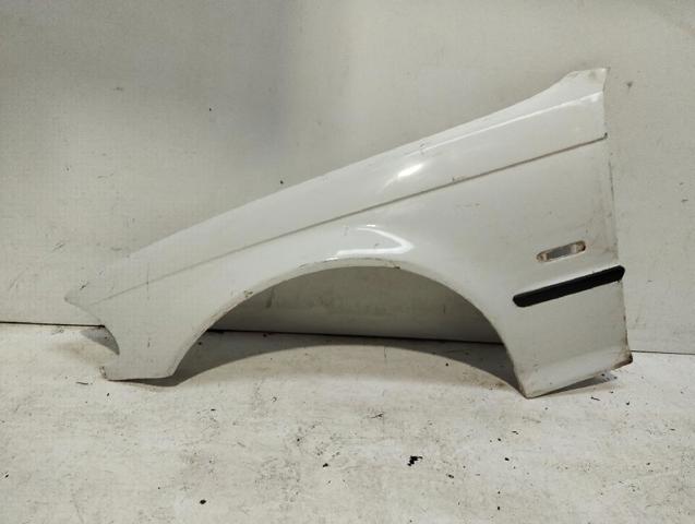 Pára-lama dianteiro esquerdo 41358240405 BMW