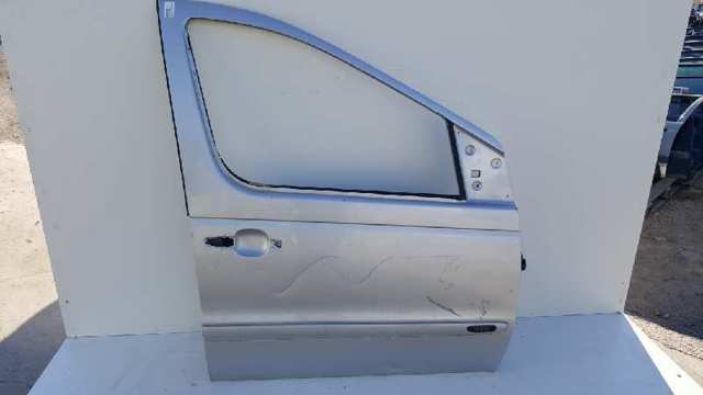Porta dianteira direita 4147200105 MERCEDES