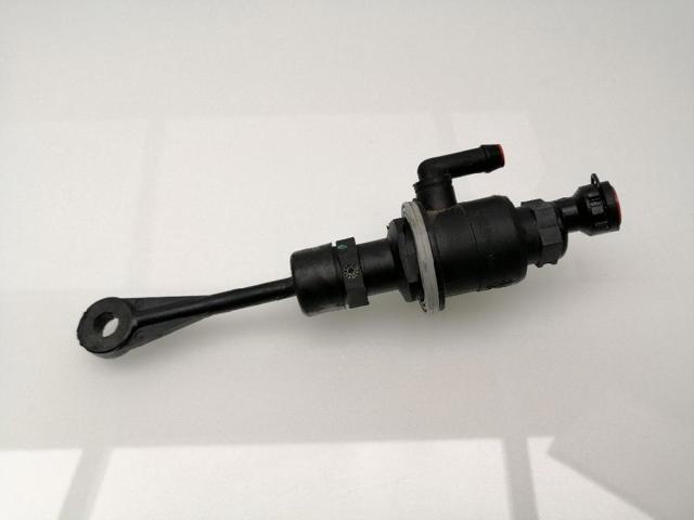 Cilindro mestre de embraiagem 416053Z100 HYUNDAI