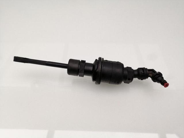 Cilindro mestre de embraiagem 416053Z100 HYUNDAI