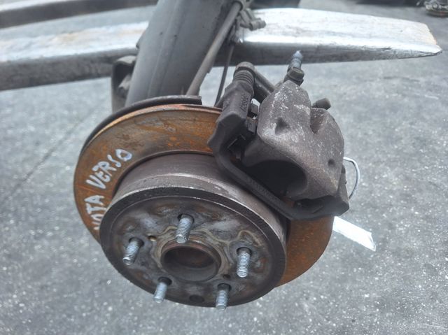Viga de suspensão traseira (plataforma veicular) 421100F010 TOYOTA