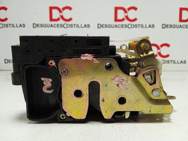 Fecho da porta dianteira direita 42373394 GM
