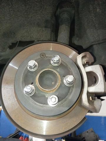 Cubo traseiro 4245047050 TOYOTA