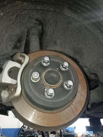 Cubo traseiro 4245047050 TOYOTA