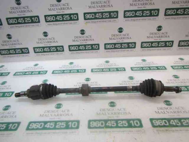 Semieixo (acionador) dianteiro direito 434100D180 TOYOTA