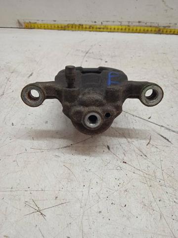 Suporte do freio traseiro direito 440011KD0A NISSAN