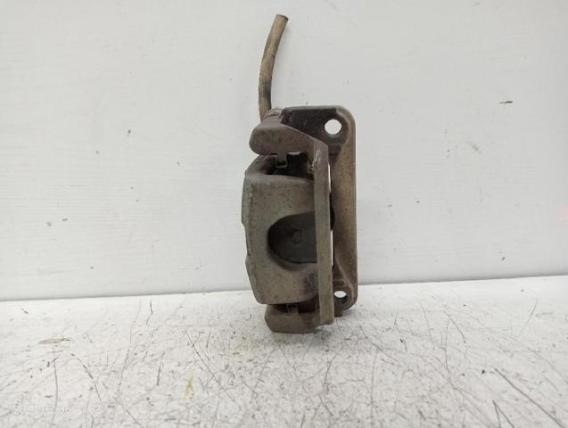 Suporte do freio traseiro direito 440018H300 NISSAN