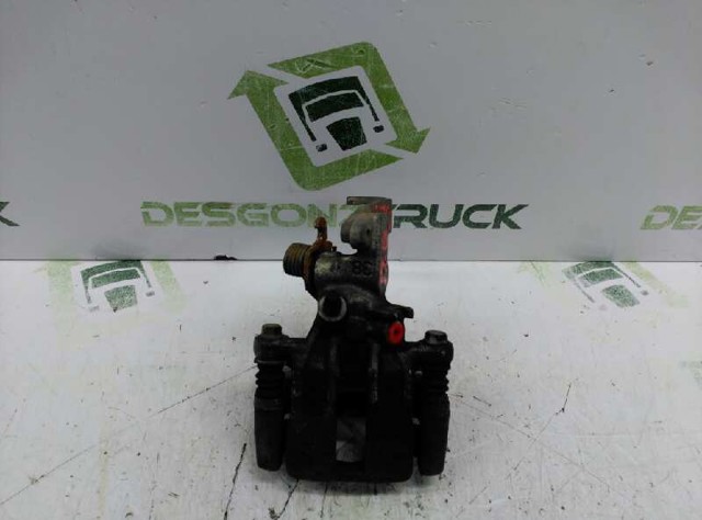 Suporte do freio traseiro esquerdo 44011BU00A NISSAN