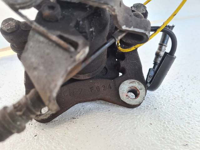 Suporte do freio traseiro direito 4401C9 PEUGEOT