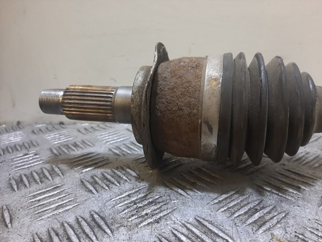 Semieixo (acionador) dianteiro direito 4410179J21 SUZUKI