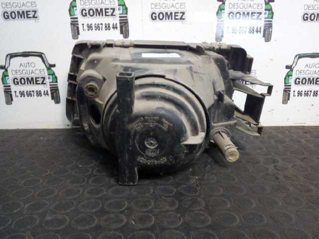 Luz direita 443941030E VAG