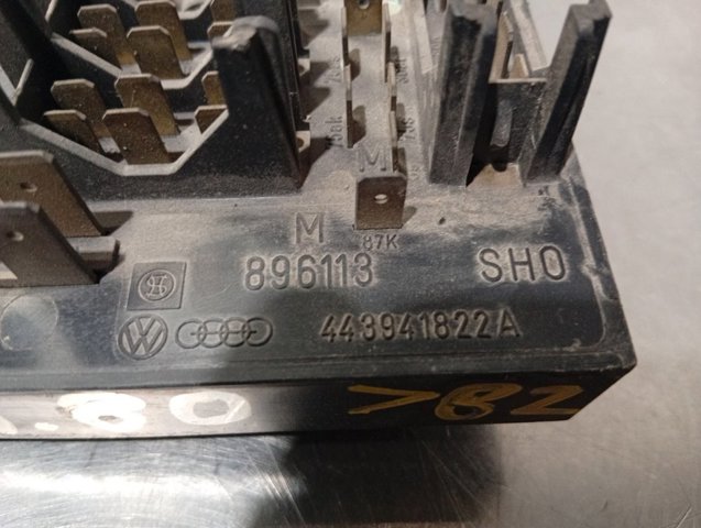 Unidade de dispositivos de segurança para Audi 100 44, 44Q