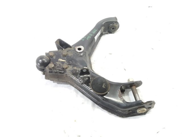 Braço oscilante inferior esquerdo de suspensão dianteira 4450105004 SSANG YONG