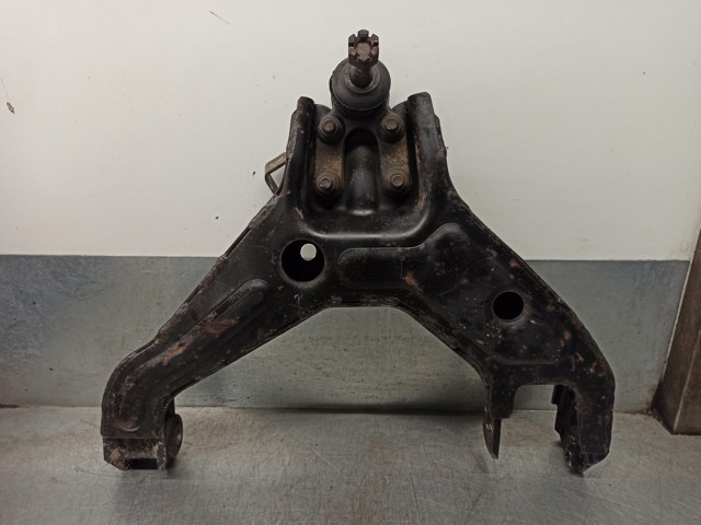Braço oscilante inferior esquerdo de suspensão dianteira 4450105004 SSANG YONG