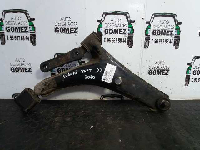 Braço oscilante inferior direito de suspensão dianteira 4520060812000 SUZUKI
