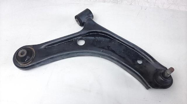 Braço oscilante inferior direito de suspensão dianteira 4520161M00000 SUZUKI