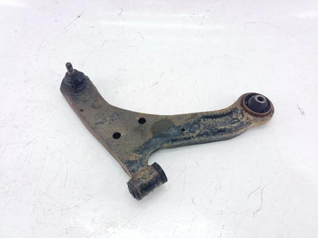 Braço oscilante inferior direito de suspensão dianteira 4520178K00000 SUZUKI