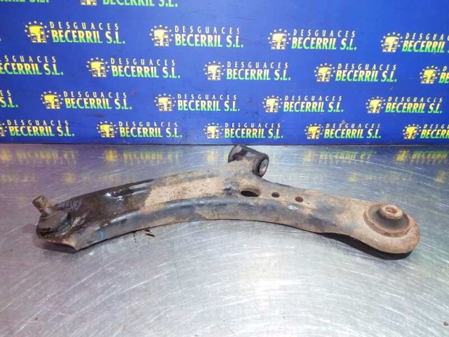 Braço oscilante inferior esquerdo de suspensão dianteira 4520254L20000 SUZUKI