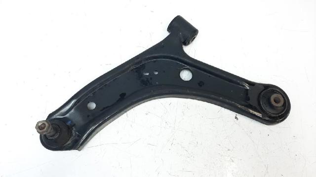 Braço oscilante inferior esquerdo de suspensão dianteira 4520261M00000 SUZUKI