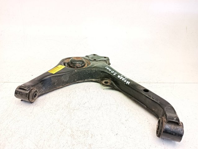 Braço oscilante inferior esquerdo de suspensão dianteira 4520285C00 SUZUKI