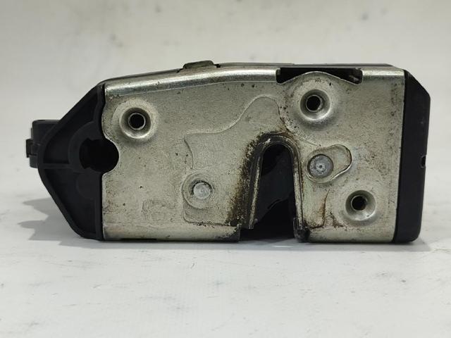 Fecho da porta traseira direita 4547200035 MERCEDES