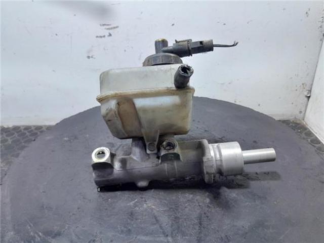 Cilindro mestre do freio 4601000Q0A NISSAN