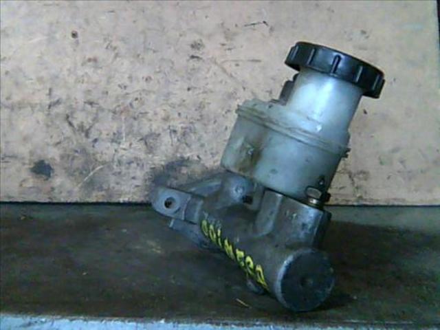 Cilindro mestre do freio 4601064J68 NISSAN