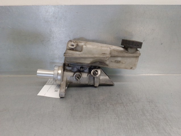 Cilindro traseiro do freio de rodas de trabalho 460113705R RENAULT