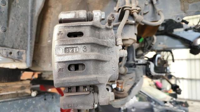 Suporte do freio dianteiro direito 4605A862 MITSUBISHI