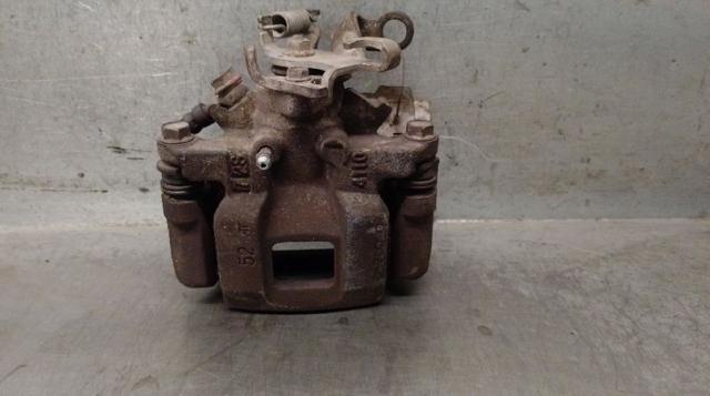 Suporte do freio traseiro direito 4605B844 MITSUBISHI