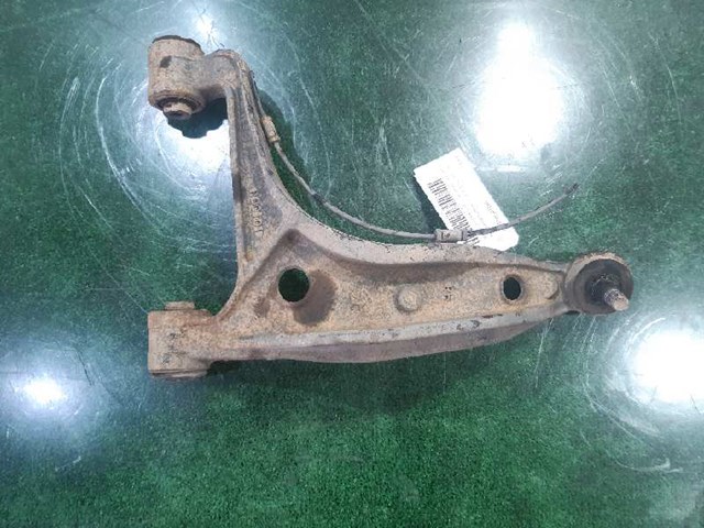 Braço oscilante superior direito de suspensão traseira 4620165J01000 SUZUKI