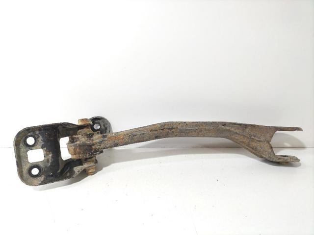 Braço oscilante inferior direito de suspensão traseira 4620565J01000 SUZUKI