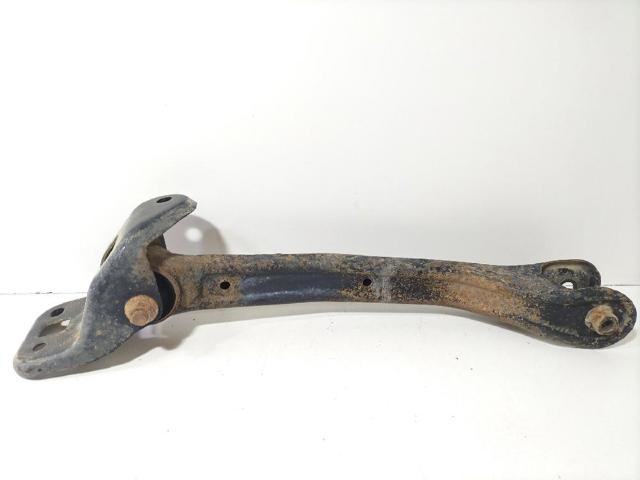 Braço oscilante inferior esquerdo de suspensão traseira 4620765J01000 SUZUKI