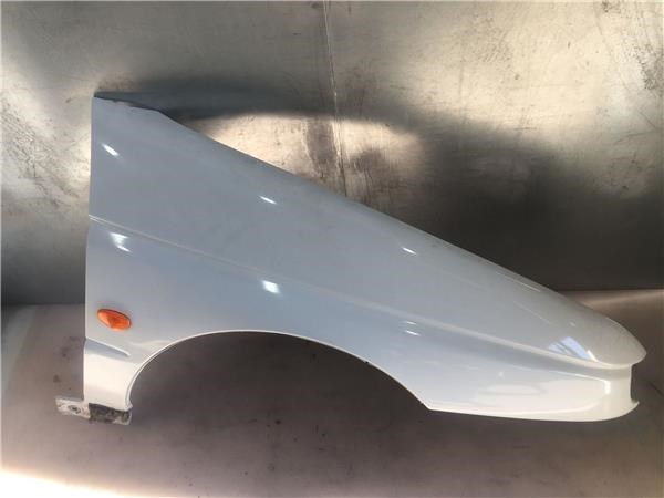 Pára-lama dianteiro direito para Alfa Romeo 146 930