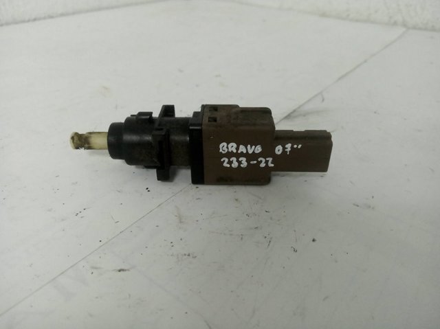 Sensor de posição de pedal de embraiagem 46840511 FIAT
