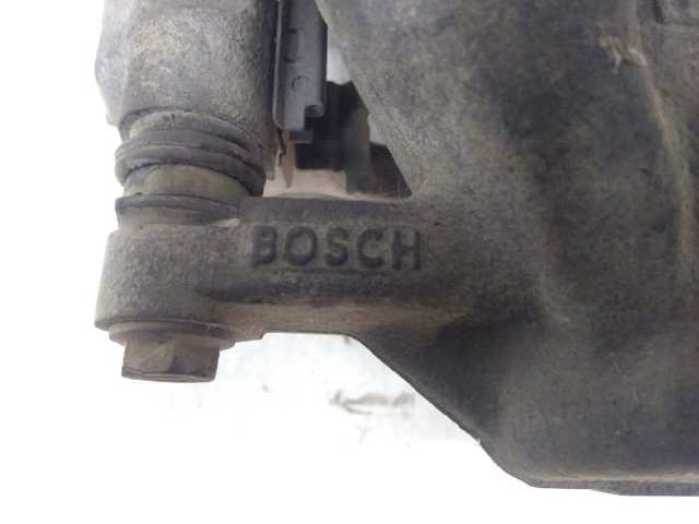 Suporte do freio dianteiro direito 4773002360 TOYOTA