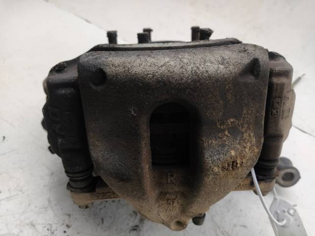 Suporte do freio dianteiro direito 4773002510 TOYOTA