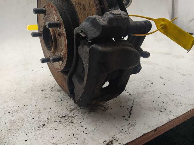 Suporte do freio dianteiro direito 4773002510 TOYOTA