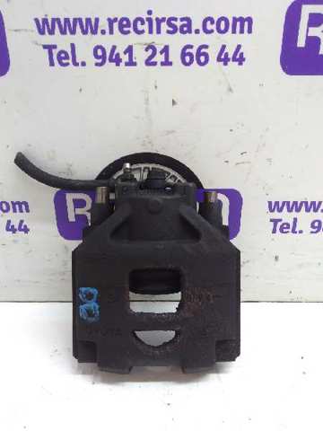 Suporte do freio dianteiro direito 477300D070 TOYOTA