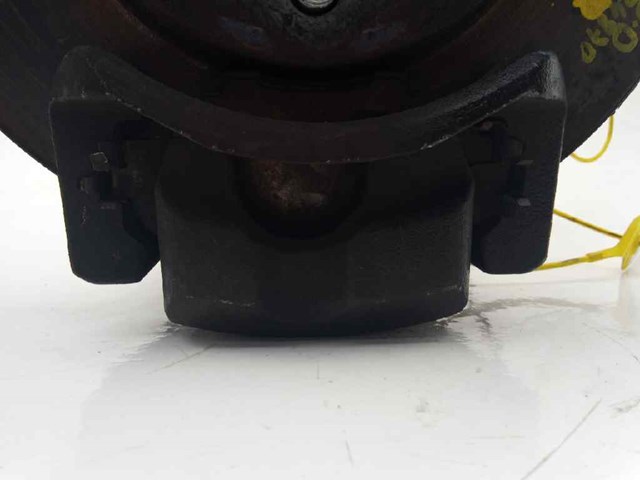 Suporte do freio dianteiro direito 4773042040 TOYOTA