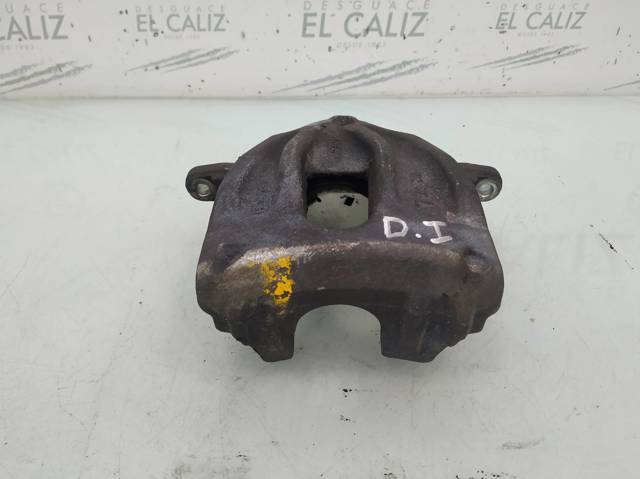 Suporte do freio dianteiro esquerdo 4775005050 TOYOTA