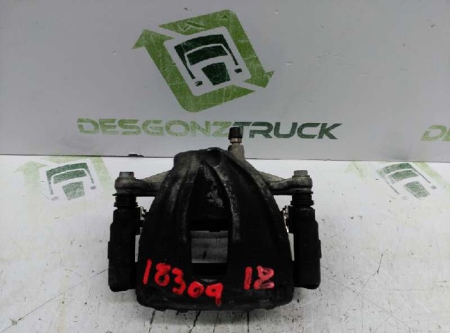 Suporte do freio dianteiro esquerdo 4775005050 TOYOTA