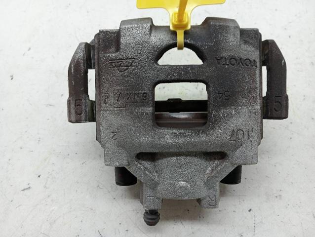 Suporte do freio dianteiro esquerdo 477500D200 TOYOTA