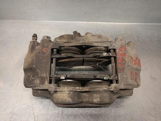 Suporte do freio dianteiro esquerdo 4775060300 TOYOTA